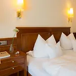 Romantik Jagdhaus Eiden Am Hotel