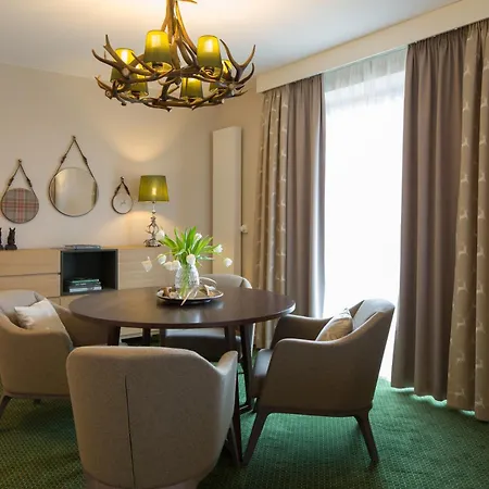 Romantik Jagdhaus Eiden Am 4*